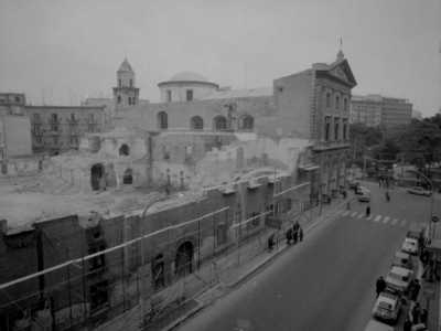 ...l�edificio fu poi rilevato dal comune e abbattuto nel 1972